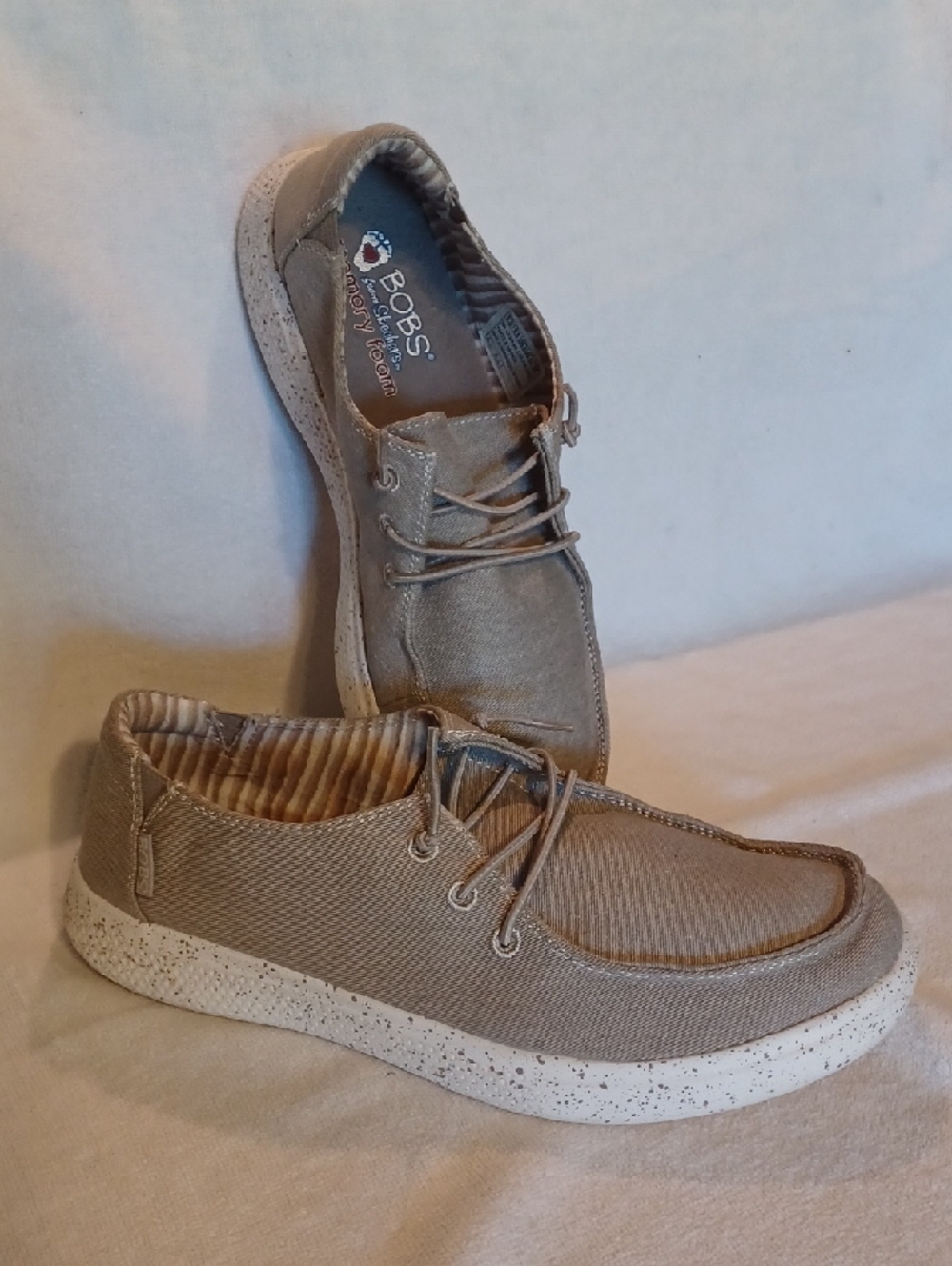 BOBS from Skechers Women’s Taupe Canvas Lace-Up Sneakers Size 8.5